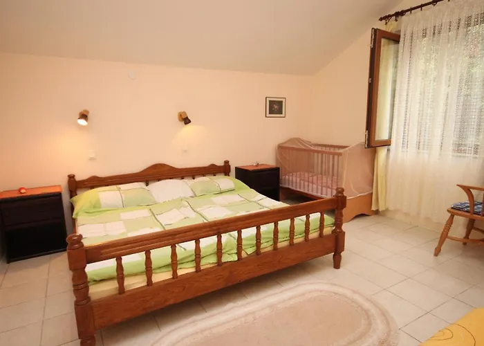 Family Friendly Seaside Zaton, Zadar - 6616 דירה *