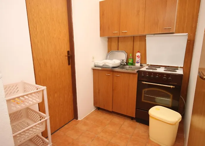 Family Friendly Seaside Zaton, Zadar - 6616 נין