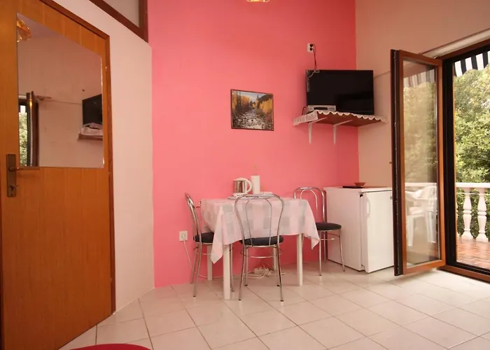 Family Friendly Seaside Zaton, Zadar - 6616 דירה *