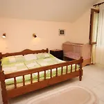 Family Friendly Seaside Zaton, Zadar - 6616 Διαμέρισμα *